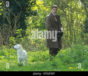 Membri del cast film scene per la nuova serie di Cavendish Abbey a Bampton dotate: Alan Leech dove: Bampton, Regno Unito quando: 24 Apr 2014 Foto Stock