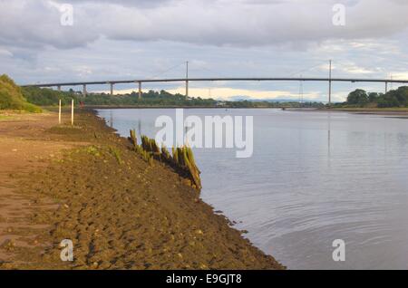Il Erskine Bridge da bowling in West Dunbartonshire, Scozia Foto Stock