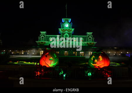 Decorazioni di Zucca di Halloween presso il Regno Magico di Disney,Orlando in Florida. Foto Stock