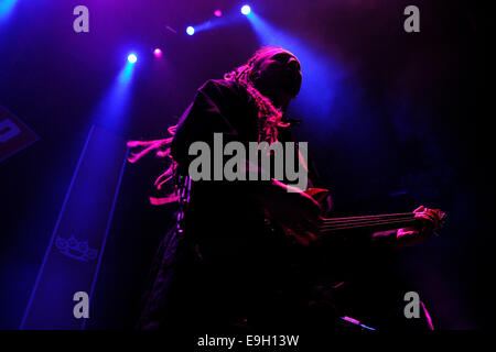 Barcellona - NOV 25: Cinque Dita morte punzone (5FDP), heavy metal band, esegue a Pavello Olimpic de Badalona stadio. Foto Stock