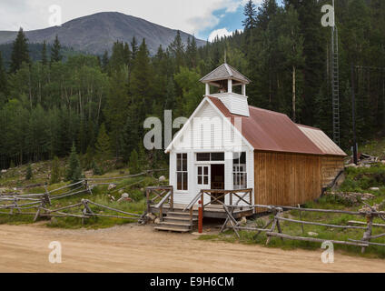 Municipio e Museo ricostruito dopo il fuoco nella città fantasma di St Elmo, Colorado, STATI UNITI D'AMERICA Foto Stock