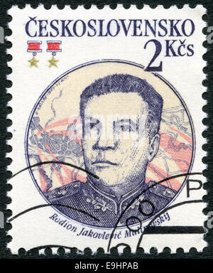 La Cecoslovacchia - 1983: mostra il ritratto del maresciallo sovietico Rodion J. Malinovsky (1898-1967), il trentesimo anniversario della cecoslovacca-S Foto Stock