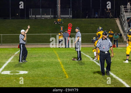 Una scuola di gioco del calcio e di Homecoming celebrazione in Modesto California Ottobre 2014 Foto Stock