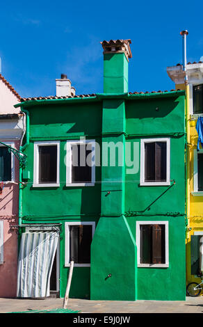 Classici colorati casa sull'isola di Torcello nella laguna veneziana, Italia Foto Stock