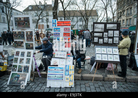 Gli artisti di strada e le illustrazioni per la vendita in Montmartre, Parigi Francia Foto Stock