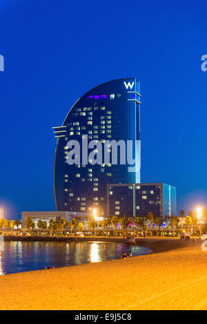 W Hotel (Hotel Vela, il 'Sail Hotel') a Barcellona, Spagna. Foto Stock