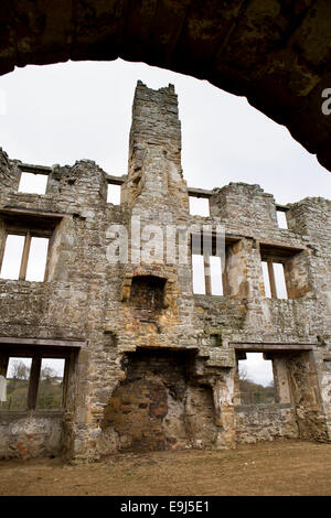 Regno Unito, Country Durham, Barnard Castle, Eggleston Abbey e le rovine del monastero di alloggio, utilizzato da Rokeby Park Station wagon lavoratori Foto Stock