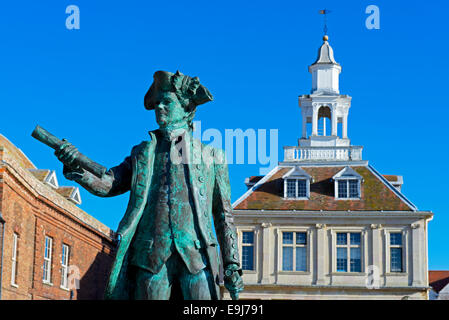 Statua di George Vancouver a Kings Lynn, Norfolk, Inghilterra, Regno Unito Foto Stock