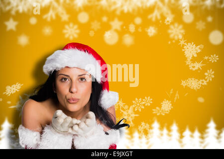 Immagine composita della donna bacio di soffiaggio per la fotocamera Foto Stock