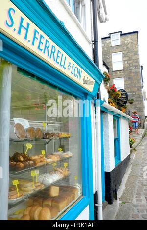 Panifici locali panificio negozio finestra St Ives Cornwall Inghilterra Regno Unito Foto Stock