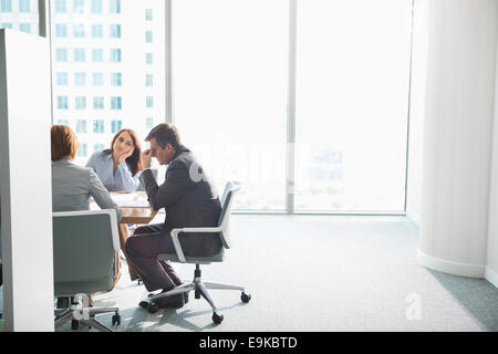 Esaurito gli imprenditori in riunione Foto Stock