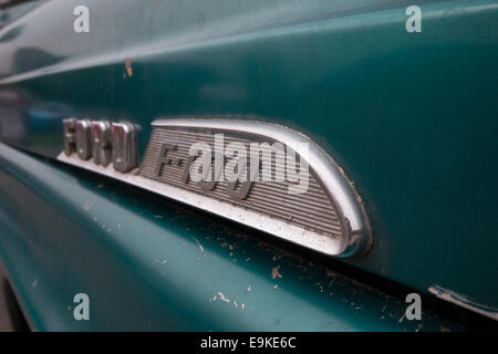 Vintage Ford F-100 Pick up truck Decalcomania cofano Foto Stock