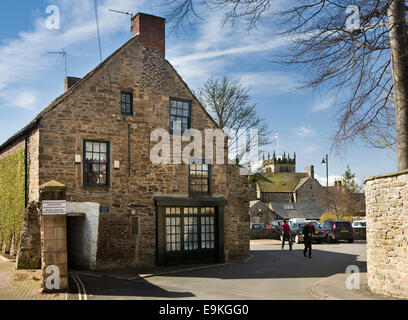 Regno Unito, Country Durham, Barnard Castle, Queen Street, il "buco nel muro", dove John Wesley predicò Foto Stock