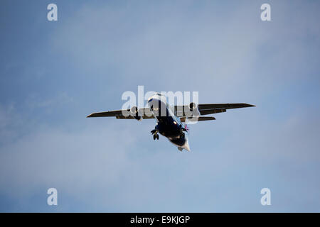 Dornier Do-328JET-300 OY-NCU Sun Air (British Airways) in avvicinamento ad atterrare all'Aeroporto di Manchester Foto Stock