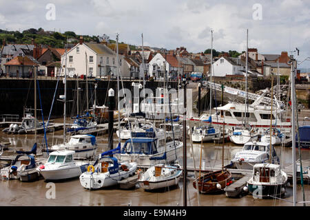 Barche ormeggiate in Watchet Marina nel Somerset, Regno Unito Foto Stock