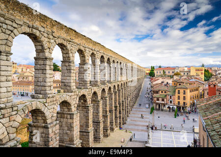 Segovia, Spagna all'antico acquedotto romano. Foto Stock