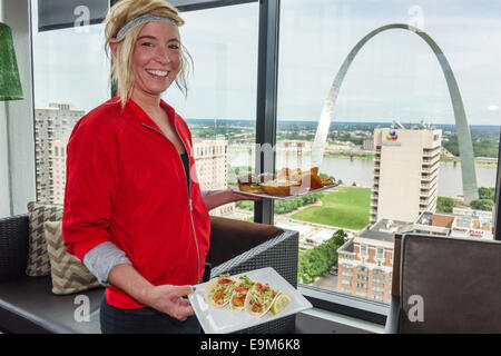 Saint St. Louis Missouri, vista aerea dall'alto, vista, Hilton, hotel hotel hotel alloggio motel motel, tetto, bar lounge pub, tre sessanta, res Foto Stock