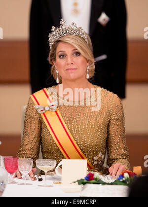 Tokyo, Giappone. 29 ott 2014. Regina olandese Maxima assiste un membro cena presso il palazzo imperiale di Tokyo, Giappone, 29 ottobre 2014. La Dutch King e Queen sono su una quattro giorni di visita di stato in Giappone. Credito: dpa picture alliance/Alamy Live News Foto Stock