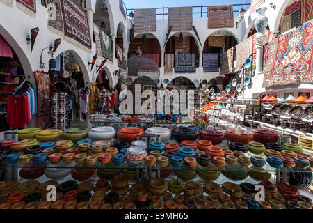 Ceramica e ceramica, souvenir, Djerba, Tunisia Foto Stock