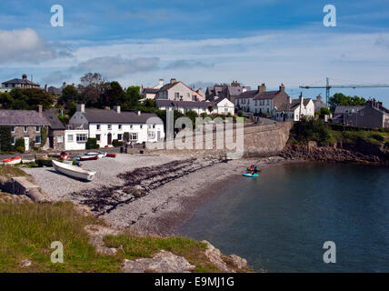 Villaggio Moelfre fronte mare sulla costa orientale sull isola di Anglesey, Galles del Nord Regno Unito, estate Foto Stock