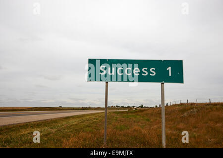 Un chilometro di segno per la città di successo del Saskatchewan, Canada Foto Stock