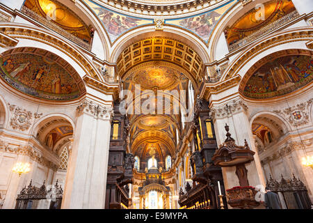 Interno della cattedrale di St Paul, Londra, Regno Unito. Foto Stock