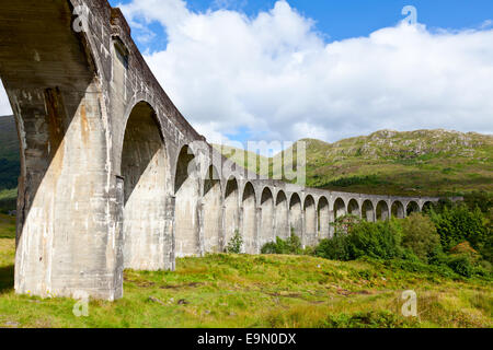 Glenfinnan viadotto ferroviario sul West Highland Line in Glenfinnan, Scozia Foto Stock