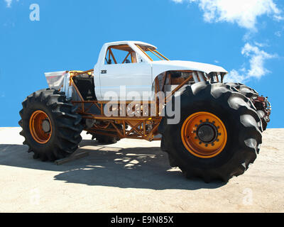 White monster truck Foto Stock