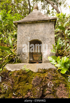 88 templi buddisti a valle Lawai Kauai Foto Stock