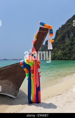 La barca decorata con fili di seta Foto Stock