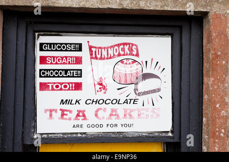 Vecchio annuncio per tè Tunnocks dolci presso Crinan, Knapdale, Argyll & Bute, Regno Unito Scozia Foto Stock