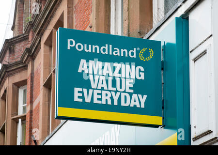 Poundland nome del negozio e il logo UK Foto Stock