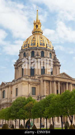 Vista della cupola des Invalides, il luogo di sepoltura di Napoleone Bonaparte, Parigi, Francia Foto Stock