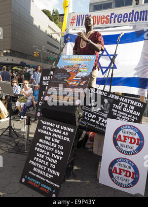 Rally a sostegno di Israele e la persecuzione delle minoranze religiose sotto l'Islam di Union Square a New York City, Agosto 17, 2014. Foto Stock