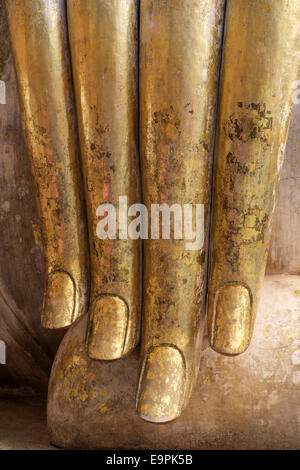 Il Buddha della mano destra Phra Achana, Wat Si Chum, Thailandia Foto Stock