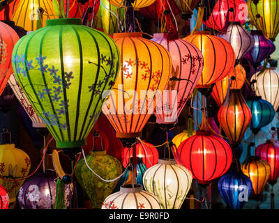 Lampadine tradizionali nella Città Vecchia di Hoi An, Vietnam centrale. Foto Stock