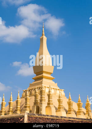 La pagoda dorata Wat Pha That Luang di Vientiane, il più importante monumento nazionale in Laos. Foto Stock