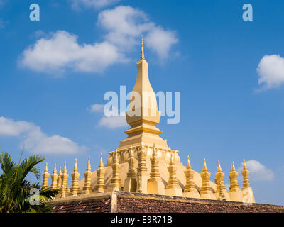 La pagoda dorata Wat Pha That Luang di Vientiane, il più importante monumento nazionale in Laos. Foto Stock