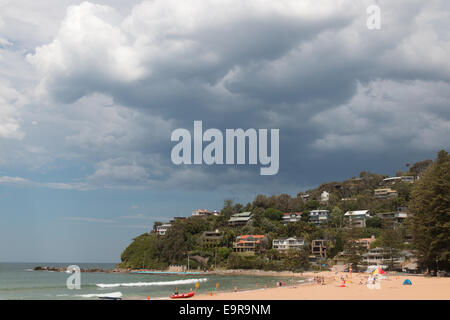 Sydney, Australia. 1 Novembre, 2014. Le temperature raggiungono i 34 gradi su una giornata di primavera su Palm Beach,Sydney, Australia. temporali sul loro modo al di sopra di Palm Beach,Sydney , Australia Credit: martin berry/Alamy Live News Foto Stock