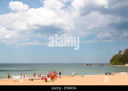 Sydney, Australia. 1 Novembre, 2014. Le temperature raggiungono i 34 gradi su una giornata di primavera su Palm Beach,Sydney, Australia. temporali sul loro modo al di sopra di Palm Beach,Sydney , Australia Credit: martin berry/Alamy Live News Foto Stock