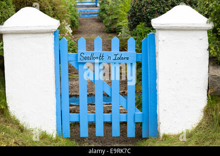 Cottage tradizionale cancello di legno e gateway sul isola di Skye, le Western Isles della Scozia, Regno Unito Foto Stock