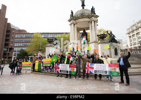 Liverpool, Regno Unito. 1 Novembre, 2014. Un anti-ISIS manifestazione si è tenuta nel centro di Liverpool, sabato 1 novembre 2014. I dimostranti sono contro l'organizzazione terrorista, Iside, e dire che sono il supporto di combattenti curdi in Siria. Credito: Christopher Middleton/Alamy Live News Foto Stock