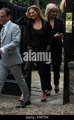 Kate Moss si vede la voce per il lancio di Topshop a Londra con: Kate Moss dove: Londra, Regno Unito quando: 29 Apr 2014 Foto Stock