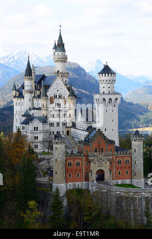 Castello di Neuschwanstein visto da est. Hohenschwangau, Füssen, Baviera, Germania. Foto Stock