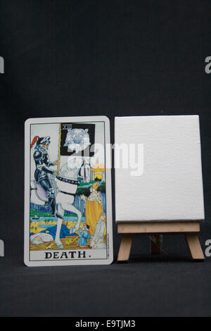 La scheda di morte dalla Universal Waite deck. Foto Stock