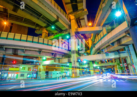 Tokyo, Giappone cityscape e giunzione expressway. Foto Stock