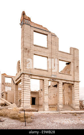 Il Cuoco Bank Building nella città fantasma di riolite, Nevada, STATI UNITI D'AMERICA Foto Stock