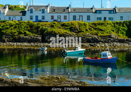 Barche da pesca a Portnahaven sull'isola di Islay Scozia Scotland Foto Stock