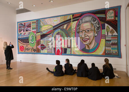 'Comfort' coperta 2014 da Grayson Perry alla National Portrait Gallery parte del "Chi sei?" mostra Foto Stock