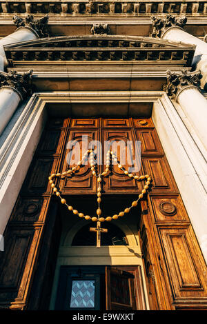 Ingresso alla chiesa di Santa Maria del Rosario a Venezia, Italia Foto Stock